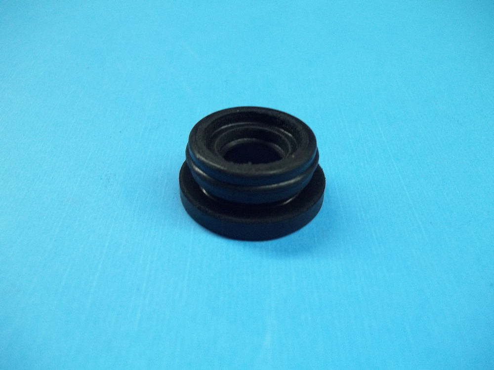 RETEN DEPOSITO LIQUIDO DE FRENO  FIAT/VW-PEUGEOT - RENAULT